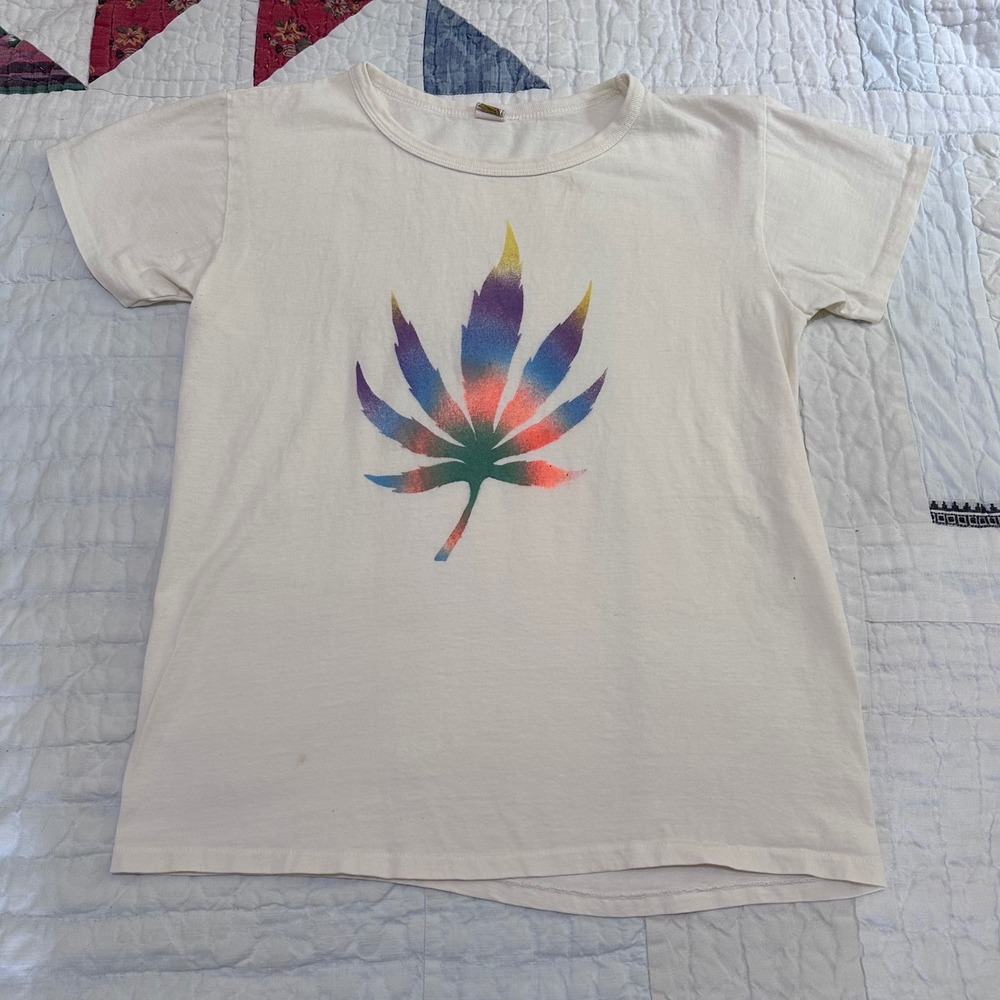 Filth Mart T-Shirt Vintage Graphic Rainbow Leaf Cream Medium